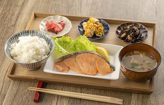 茨城・千葉の介護事業所併設有料老人ホーム モルセラ 栄養面に配慮した暮らしを彩る食事メニューのイメージ画像